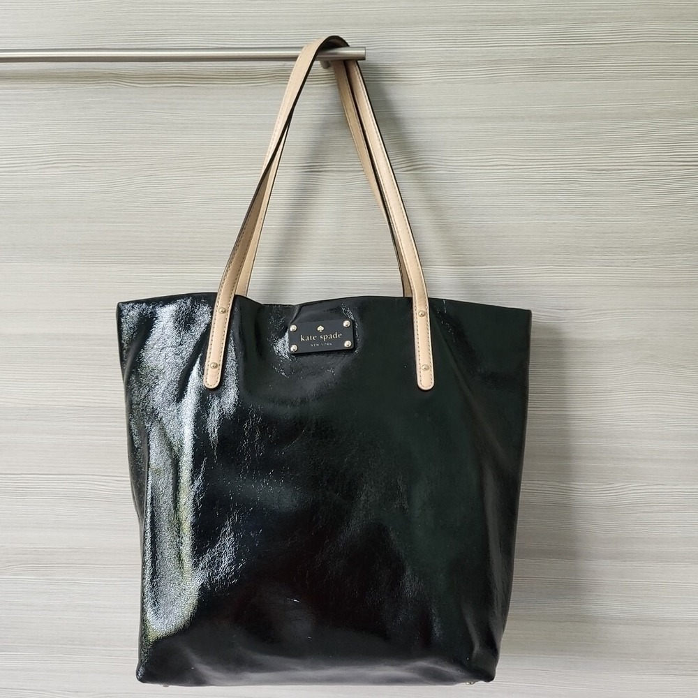 Kate Spade Westward Adventurer Tote Black Crinkle Leather Tan Straps PXRU2327